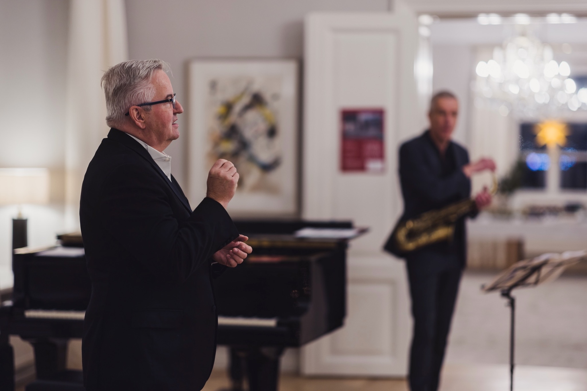 Pianist Markus Burger and saxophonist Jan von Klewitz performing at a diplomatic concert