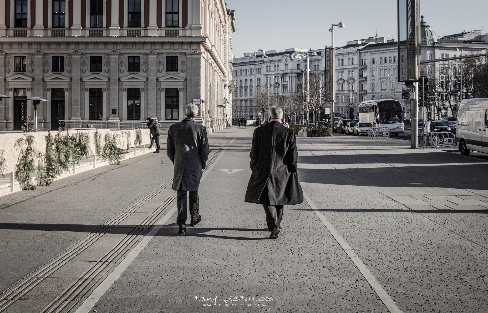 Markus Burger and Jan von Klewitz walking through Vienna